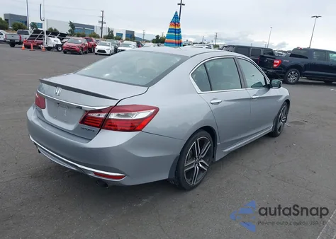 2017 Honda Accord Sport z USA, uszkodzony, nr VIN 1HGCR2F5XHA052342